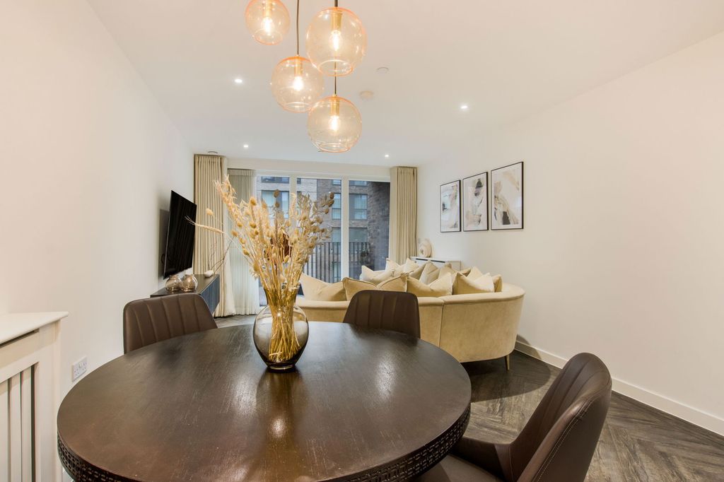 Additional image 6 of 2 bed flat for sale4, Regal Walk, Bexleyheath DA6