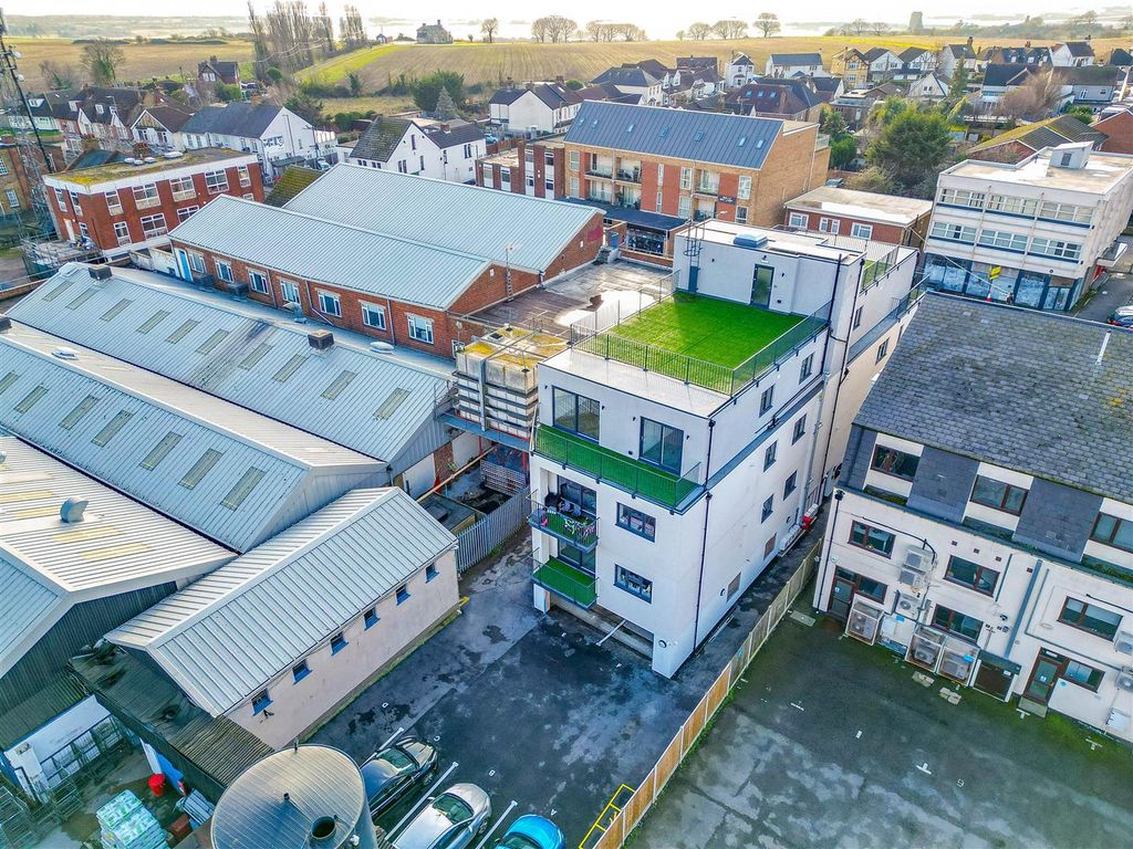 Additional image 18 of 2 bed flat for saleLondon Road, Hadleigh, Benfleet SS7