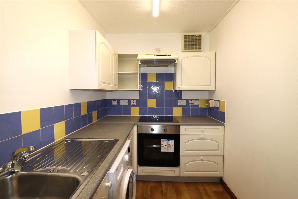 Additional image 8 of 1 bed flat for sale124 Murray Terrace, Smithton, Inverness IV2