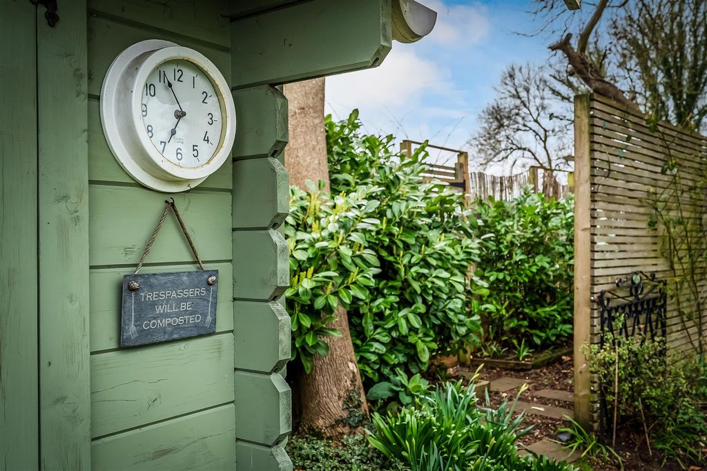 Additional image 29 of 3 bed detached bungalow for saleRoebuck Close, Ashtead KT21