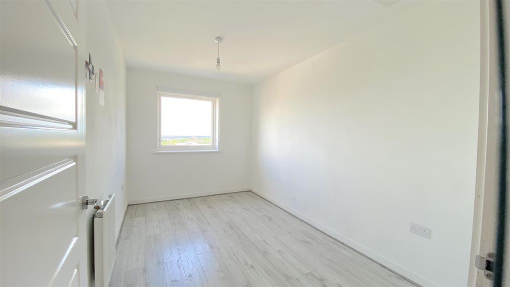 Additional image 6 of 2 bed flat for saleMorris Drive, Belvedere DA17