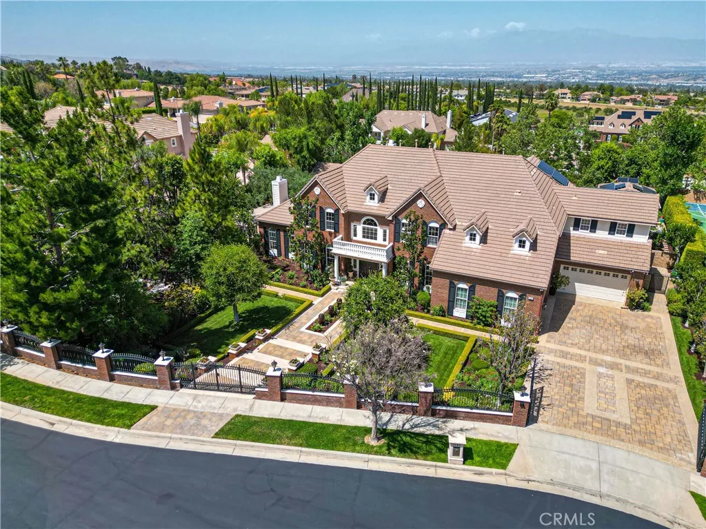 1147 Sandra Cir, Corona, CA 92881 photo 4