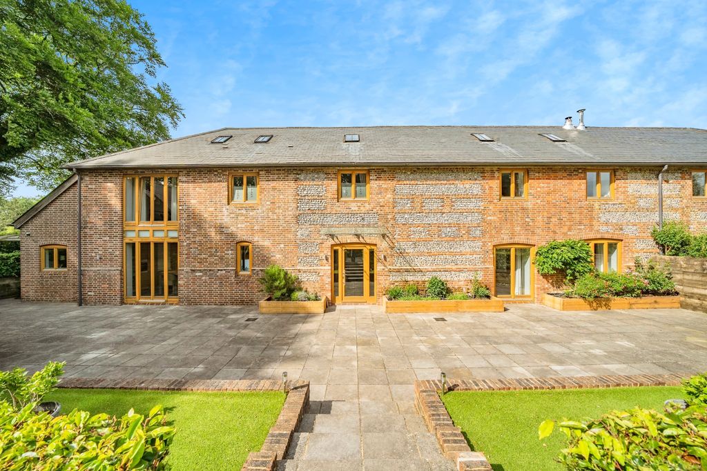 6 bed barn conversion for saleFarleigh Lane, Dummer, Basingstoke RG25
