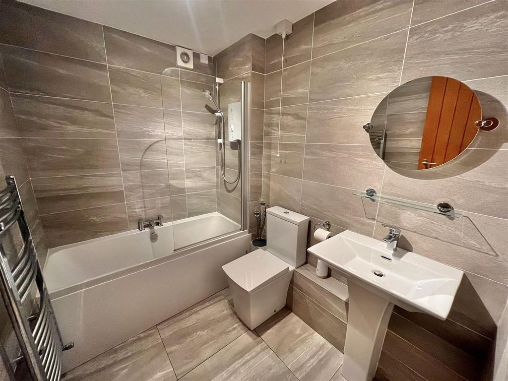 Additional image 8 of 2 bed flat for saleCarpenters Court, South Street, Alderley Edge SK9