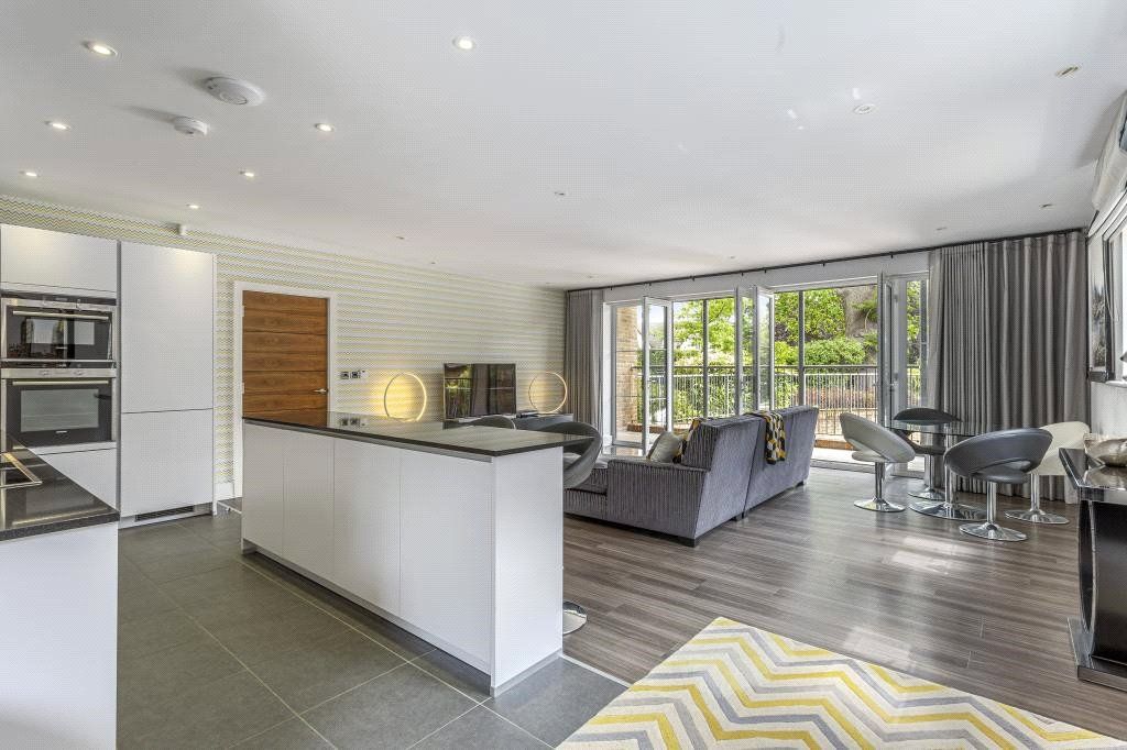 Additional image 3 of 2 bed flat for saleThe Groves, 46 Station Road, Beaconsfield, Buckinghamshire HP9