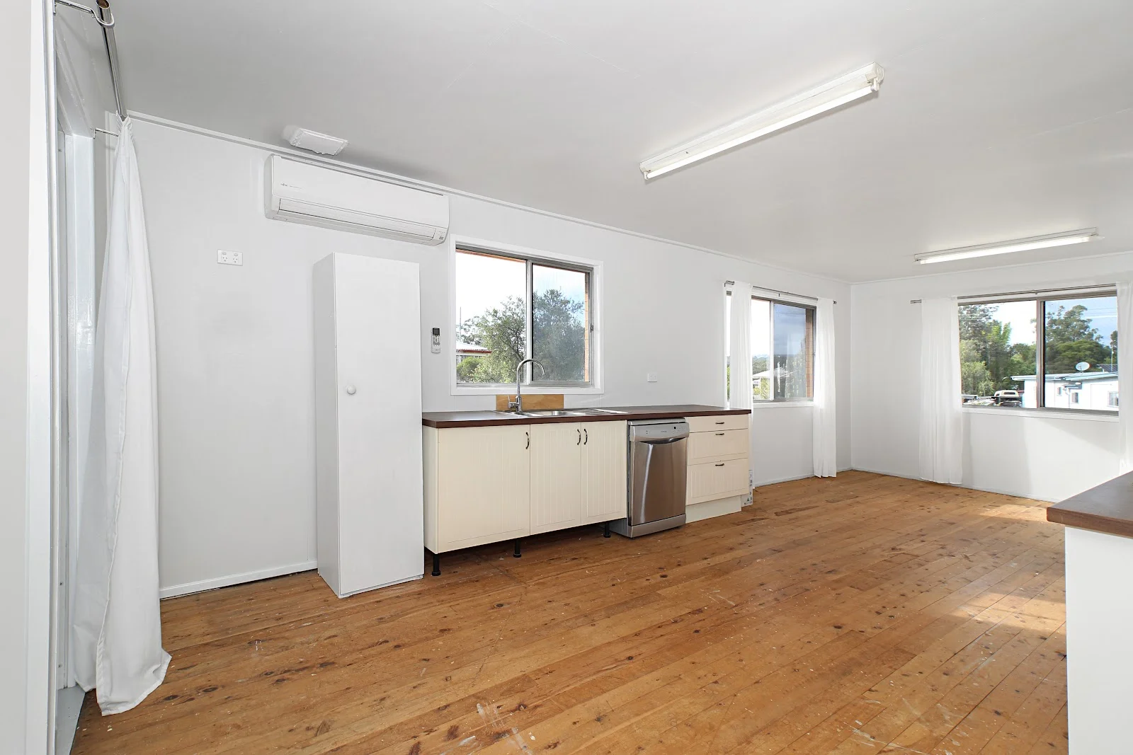 4 Lalor Street, Crows Nest QLD 4355 photo 5