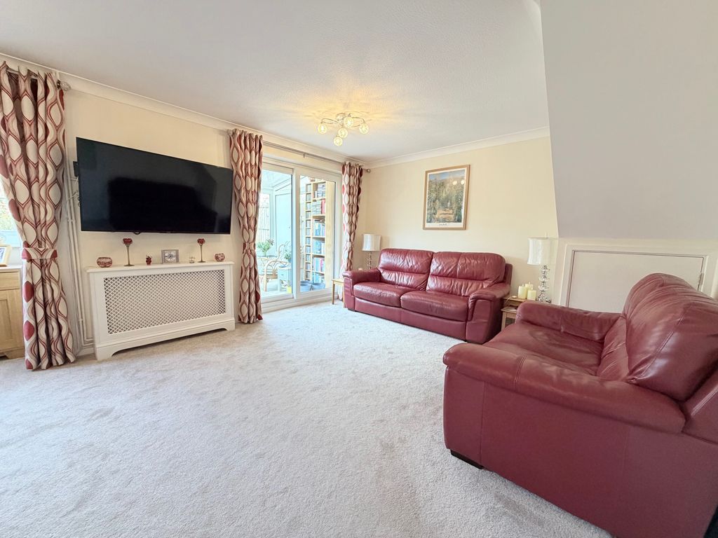 Additional image 4 of 4 bed semi-detached house for saleMargaret Close, Abbots Langley WD5