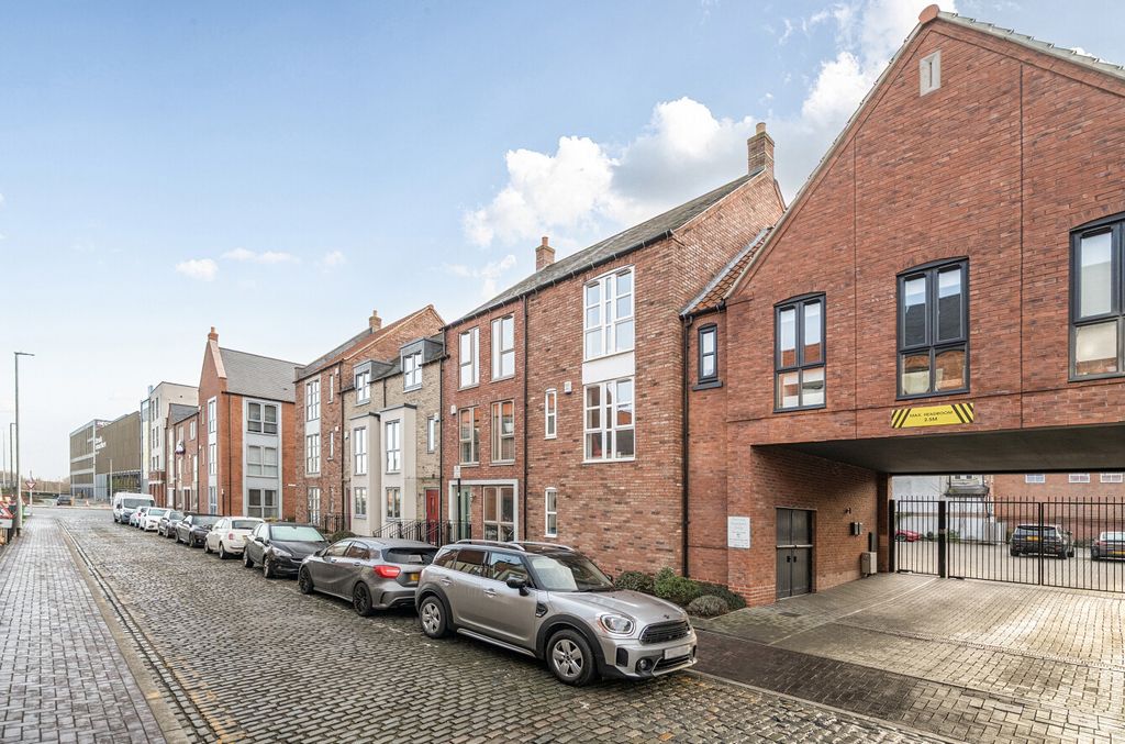 Additional image 18 of 2 bed flat for saleScotts Court, Hull HU1