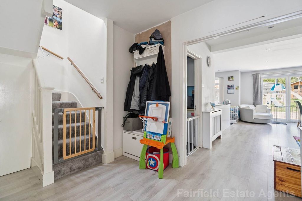 Additional image 5 of 3 bed semi-detached bungalow for salePenrose Avenue, Carpenders Park, Watford WD19