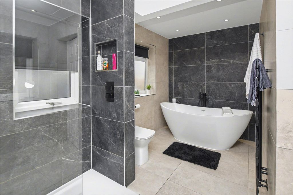 Additional image 10 of 3 bed detached house for saleCliffe Park Close, Wortley, Leeds, West Yorkshire LS12