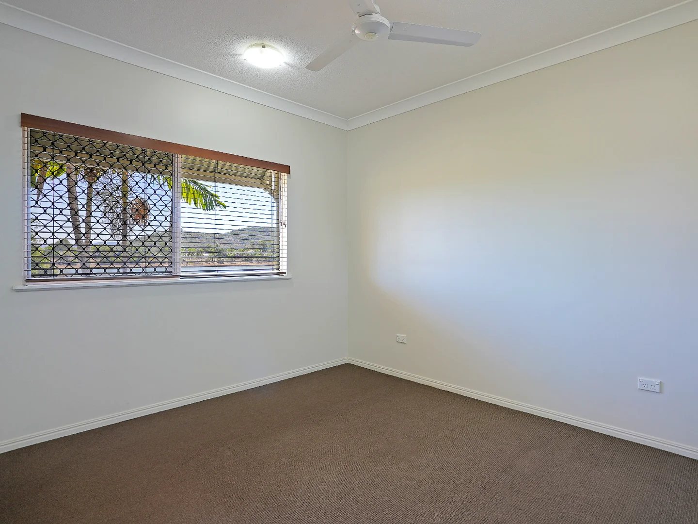 Additional image 7 of 5/16-22 Martinez Avenue, West End QLD 4810