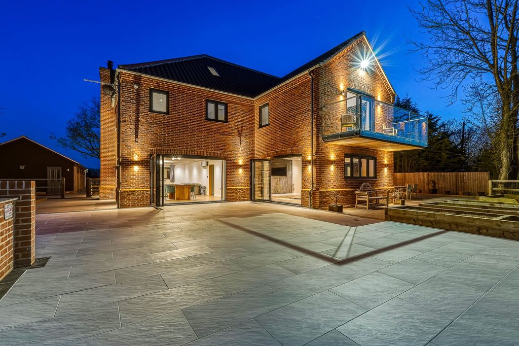 Additional image 36 of 6 bed detached house for saleFiddlers Green, Attleborough NR17