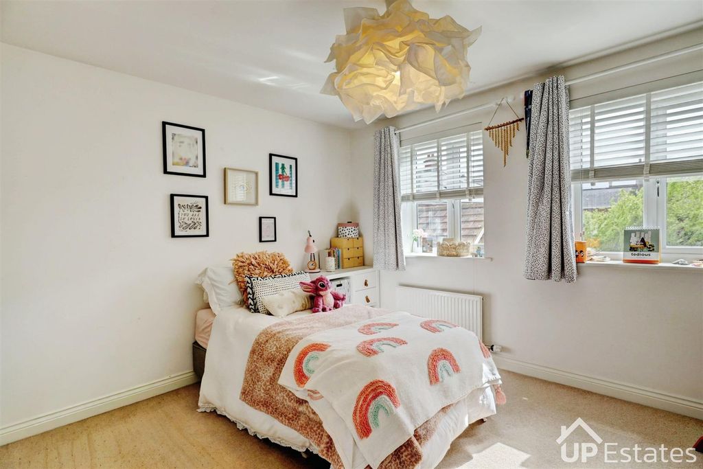Additional image 20 of 6 bed detached house for saleGleneagles Close, Great Denham, Bedford MK40