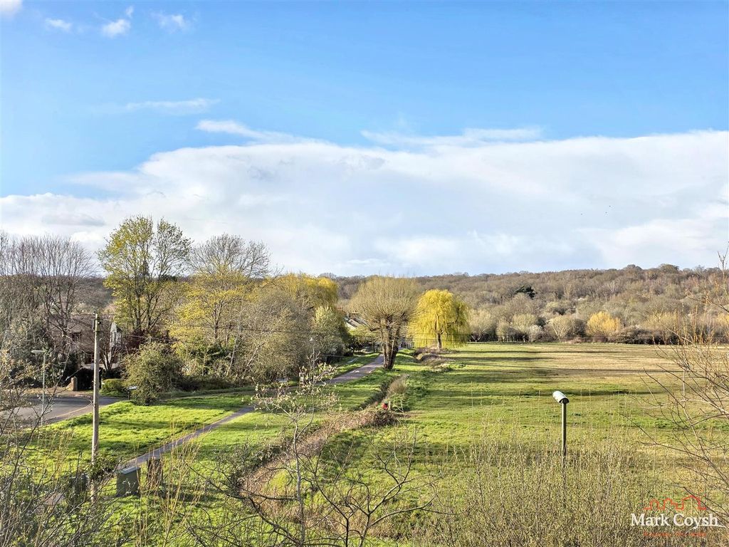 Additional image 16 of 1 bed flat for saleWoodfield Close, Ashtead KT21