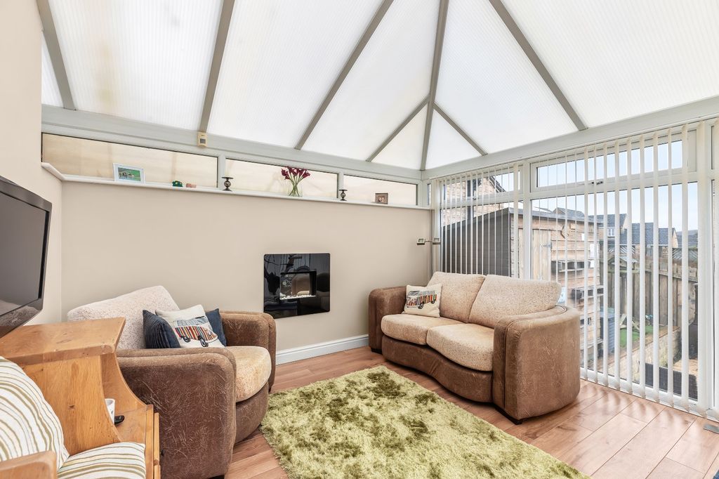 Additional image 13 of 6 bed detached house for saleAgincourt Drive, Bingley, West Yorkshire BD16