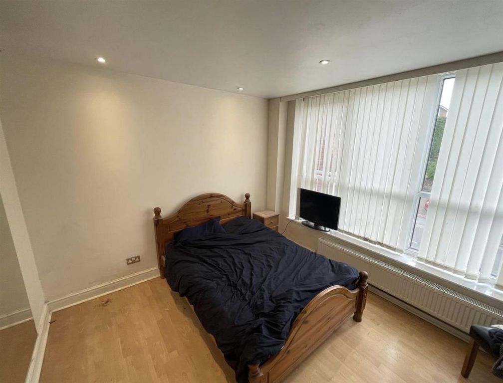 Additional image 6 of 2 bed flat for salePensby Road, Heswall, Wirral CH60