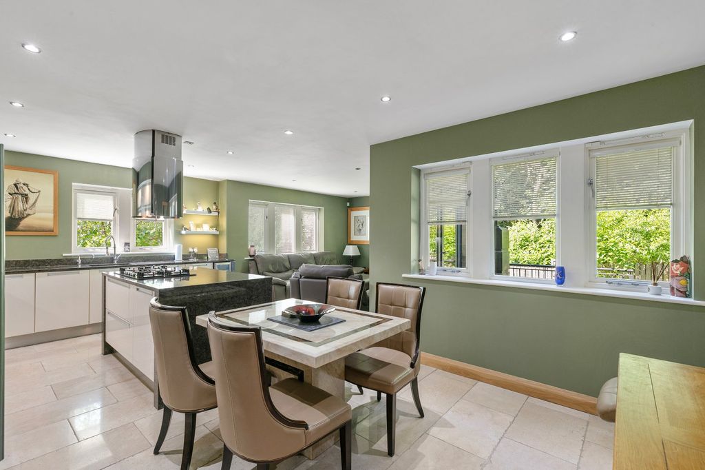 Additional image 4 of 4 bed detached house for salePark Drive, Bingley, West Yorkshire BD16