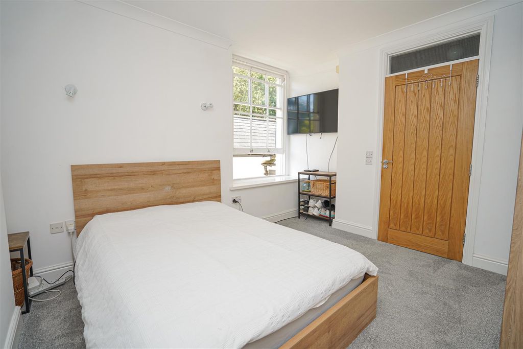 Additional image 7 of 2 bed flat for saleFord House, Rowe Close, Bideford EX39
