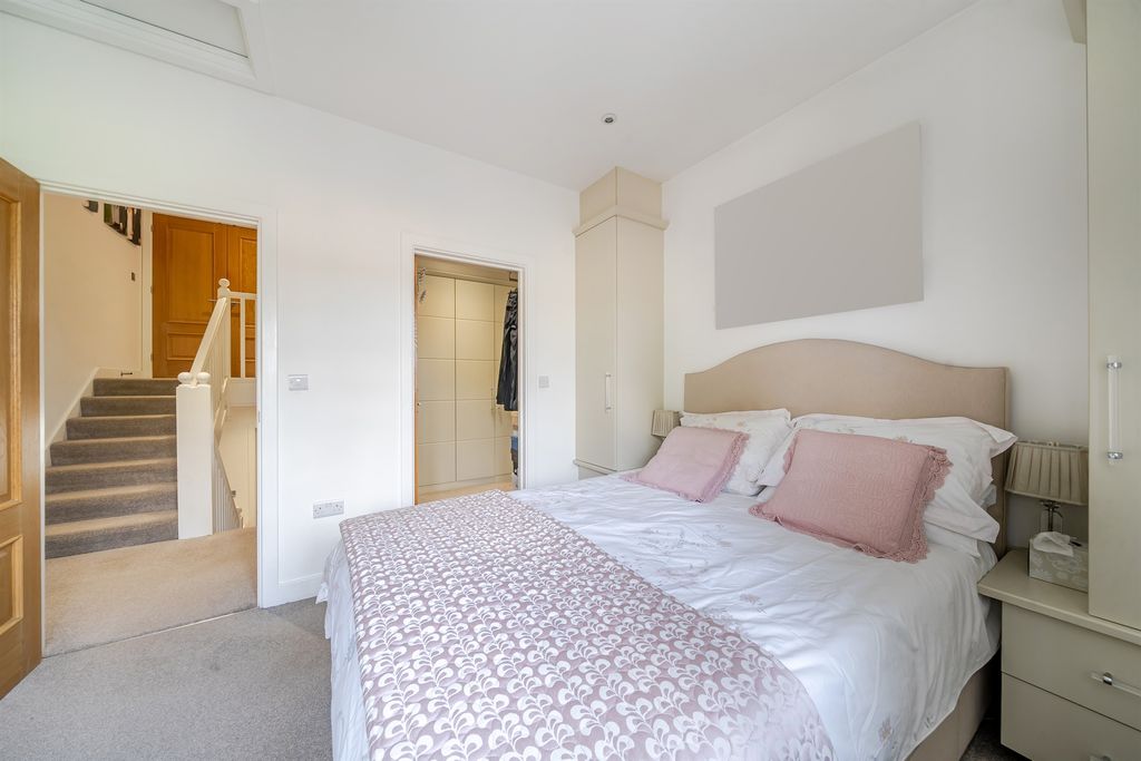 Additional image 7 of 3 bed semi-detached house for saleChestnut Drive, Berkhamsted HP4