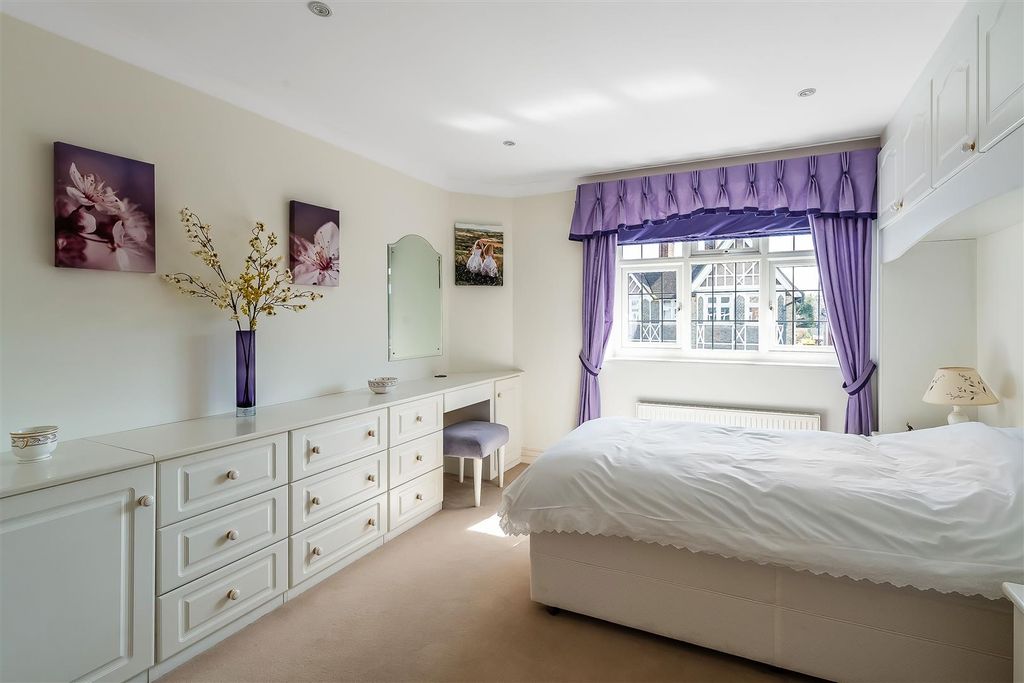 Additional image 13 of 2 bed flat for saleMarlborough Court, The Marld, Ashtead KT21