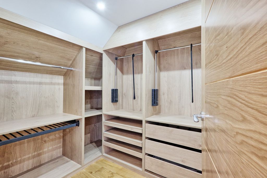 Additional image 41 of 6 bed detached house for saleCurtis Road, Emerson Park RM11