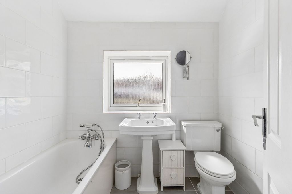 Additional image 7 of 3 bed terraced house for saleChilwell Gardens, Watford WD19