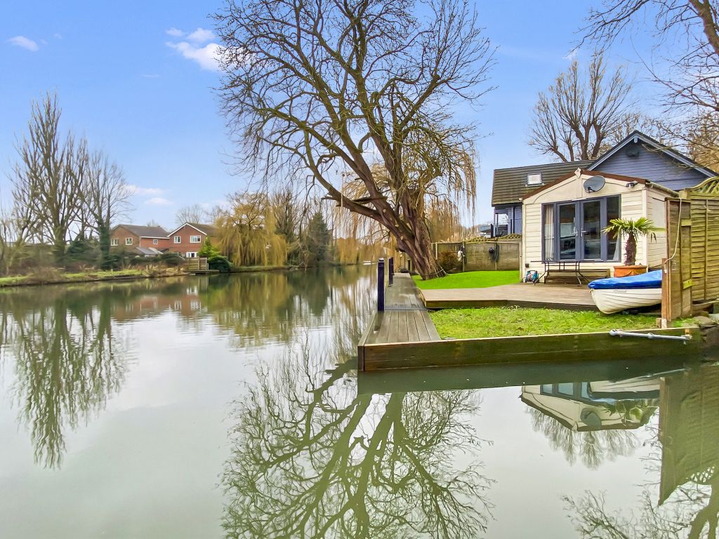 Land for saleLammas Drive, Staines-Upon-Thames TW18