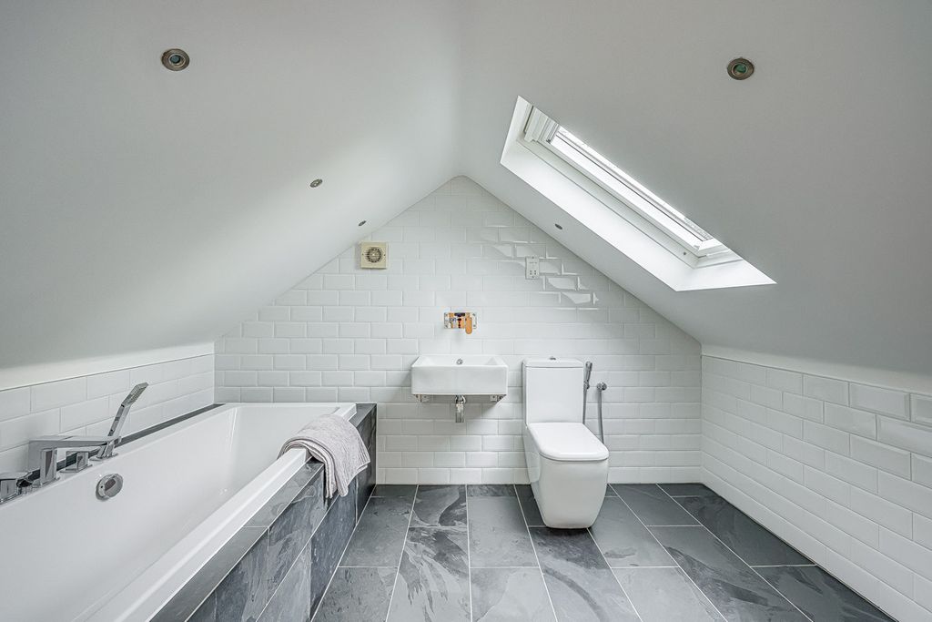 Additional image 39 of 5 bed detached house for saleBowers Road, Benfleet SS7