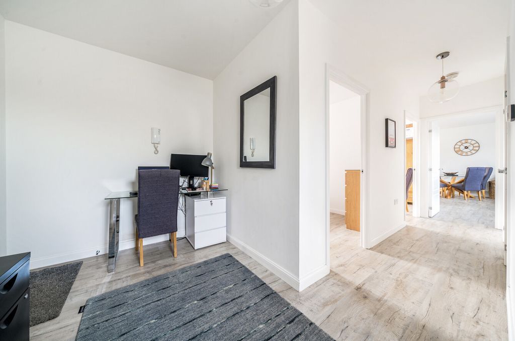 Additional image 6 of 2 bed flat for saleGeorge Court, Ashfield Drive, Letchworth Garden City SG6