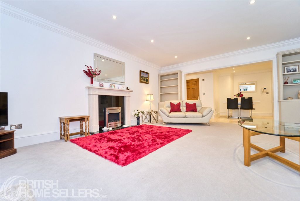 Additional image 8 of 2 bed flat for saleGrove Road, Beaconsfield, Buckinghamshire HP9