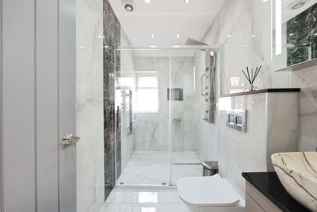 Additional image 13 of 3 bed semi-detached bungalow for saleCompton Place, Watford WD19