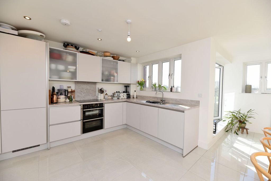 Additional image 3 of 4 bed semi-detached house for saleWharf Mews, Biggleswade SG18