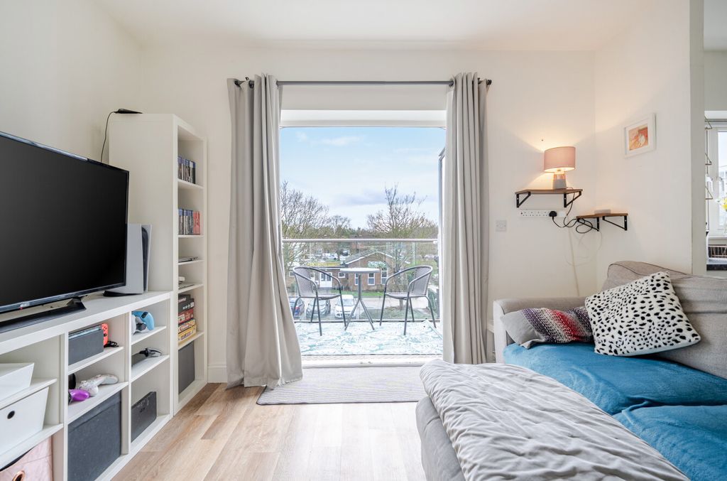 Additional image 7 of 1 bed flat for salePark View Court, Pelican Way, Letchworth Garden City SG6