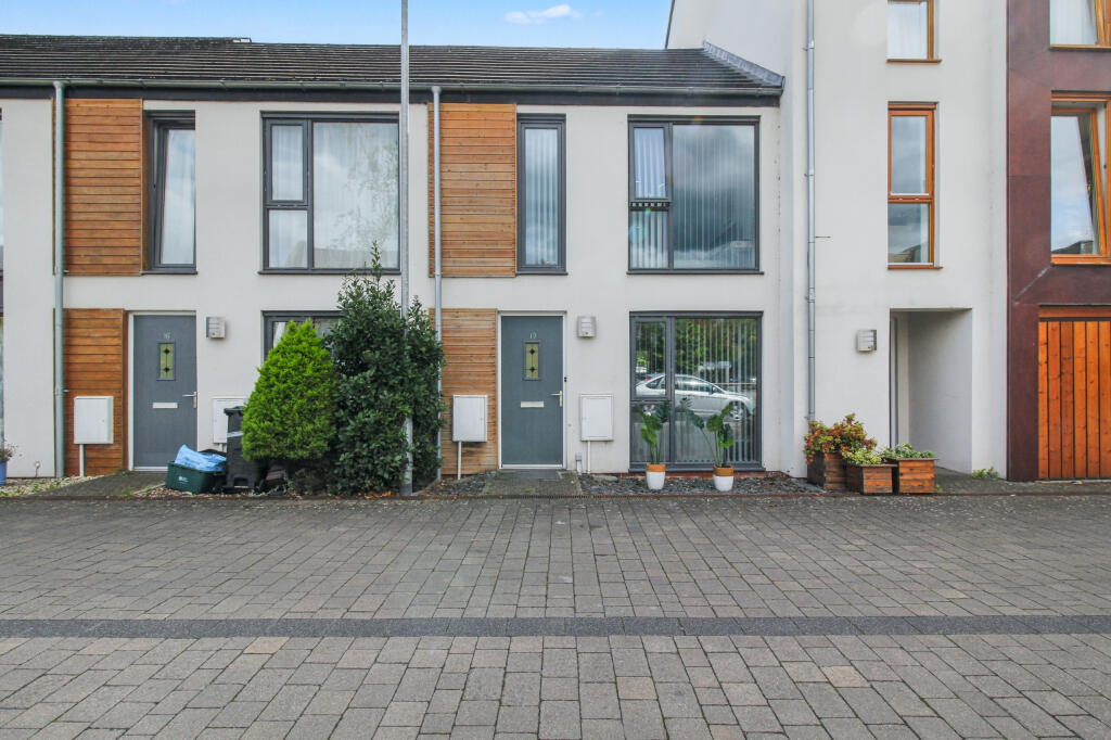 Wessex Court, Street