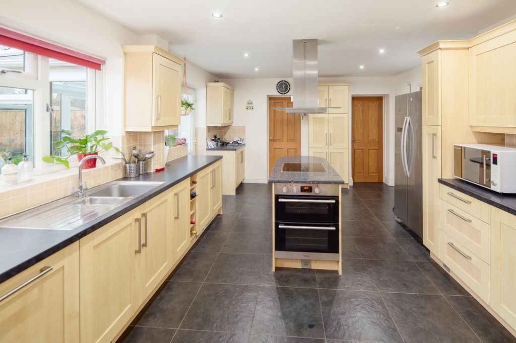 Additional image 13 of 4 bed detached house for saleFortescue Drive, Bicester OX26