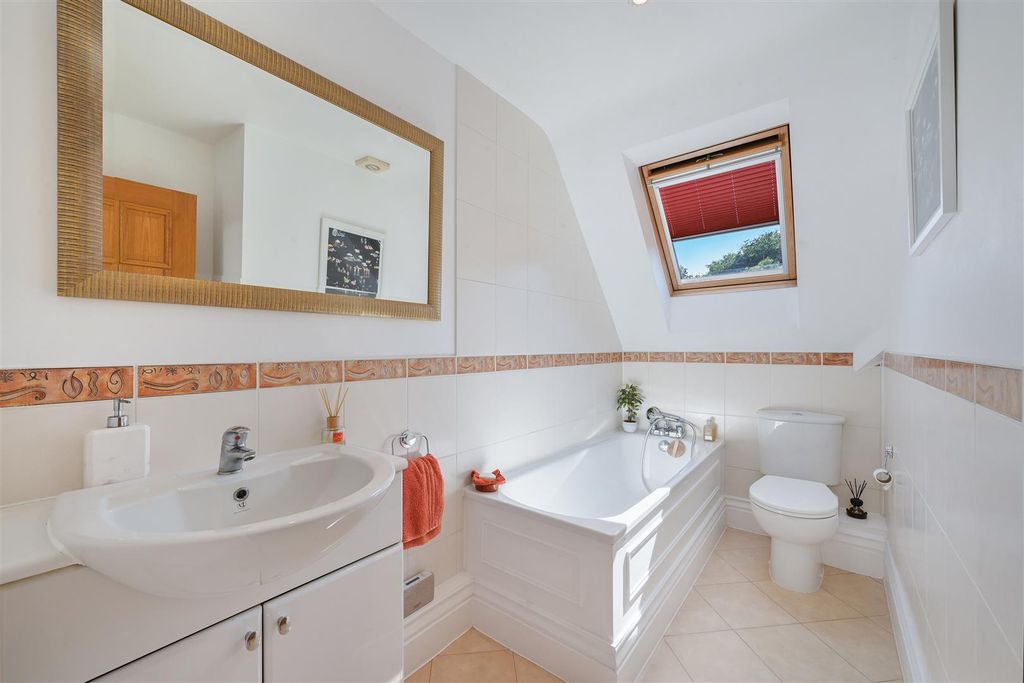 Additional image 21 of 2 bed flat for saleHolly Hill Park, Banstead SM7