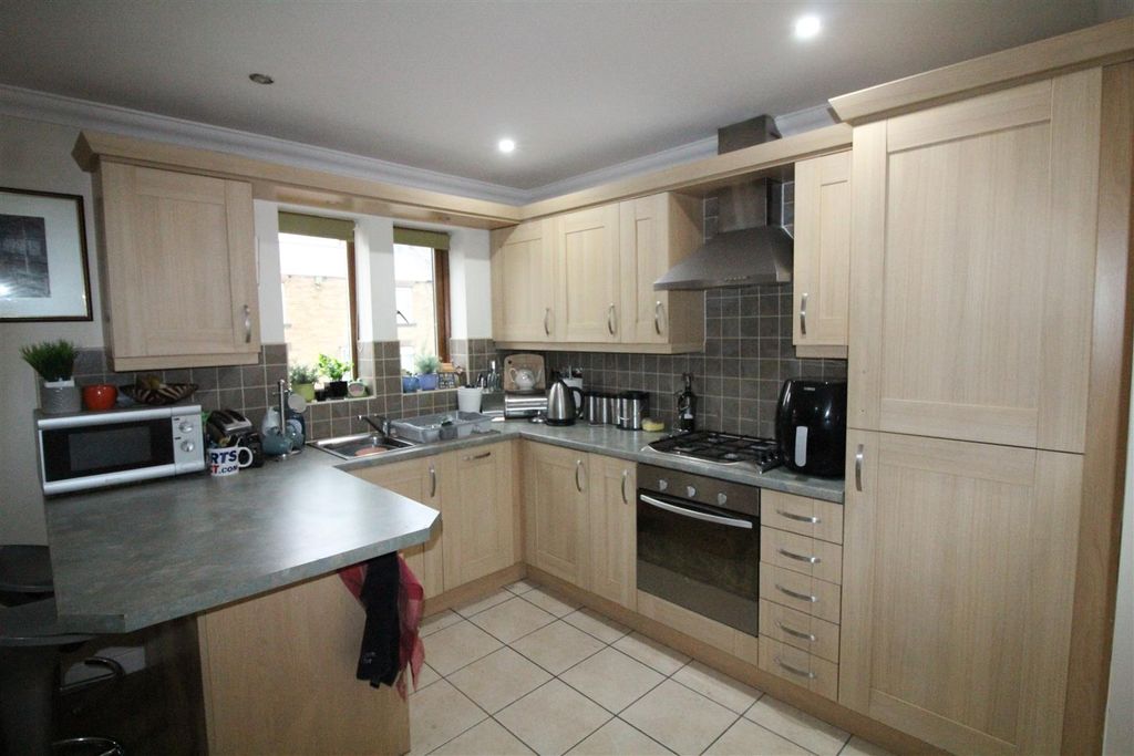 Additional image 2 of 3 bed flat for saleWillow Grove, Dodworth, Barnsley S75