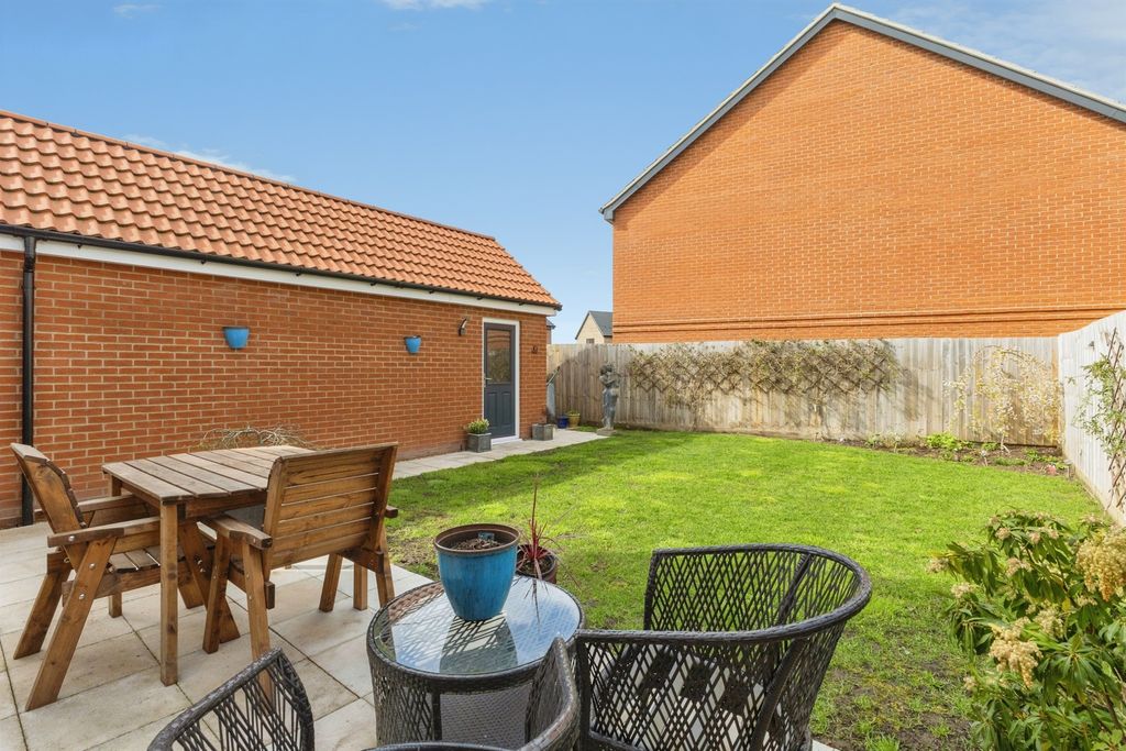 Additional image 19 of 4 bed link detached house for saleLinnet Drive, Attleborough NR17