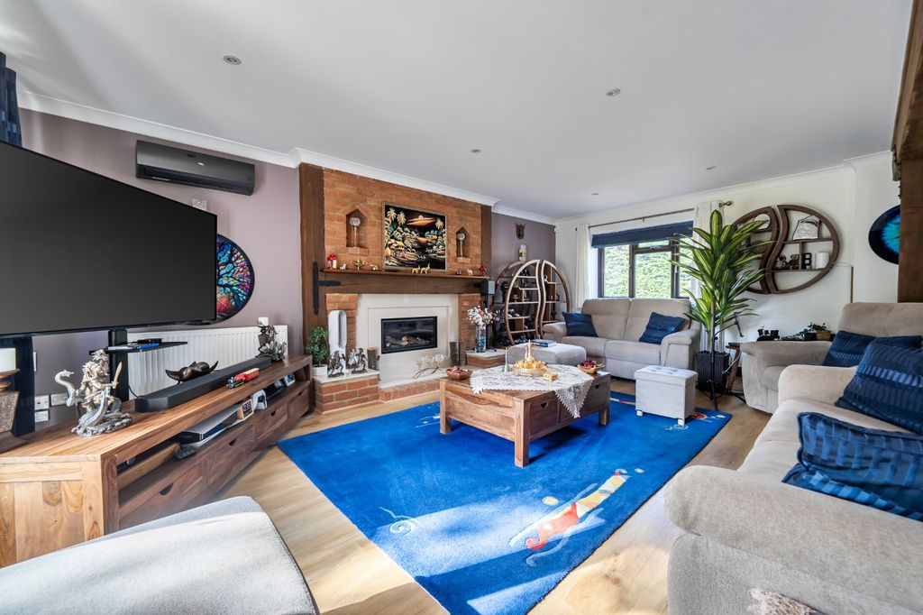 Additional image 3 of 5 bed detached house for saleVicarage Road, Reading, Berkshire RG2