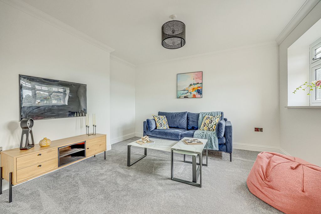 Additional image 16 of 6 bed detached house for saleNashlea Farm, Poors Lane North, Benfleet SS7