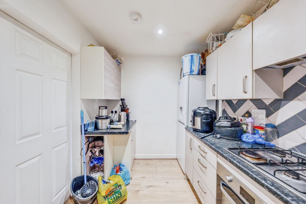 Additional image 6 of 2 bed flat for saleMorris Drive, Belvedere DA17