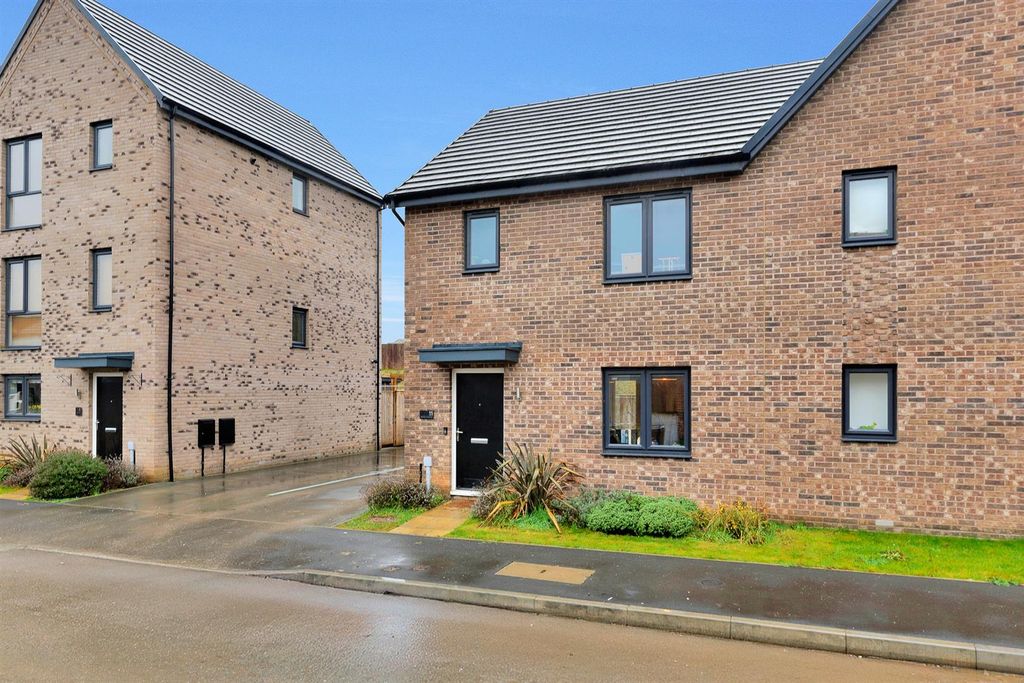 Additional image 27 of 3 bed semi-detached house for saleWoodyard Avenue, Chesterfield S41