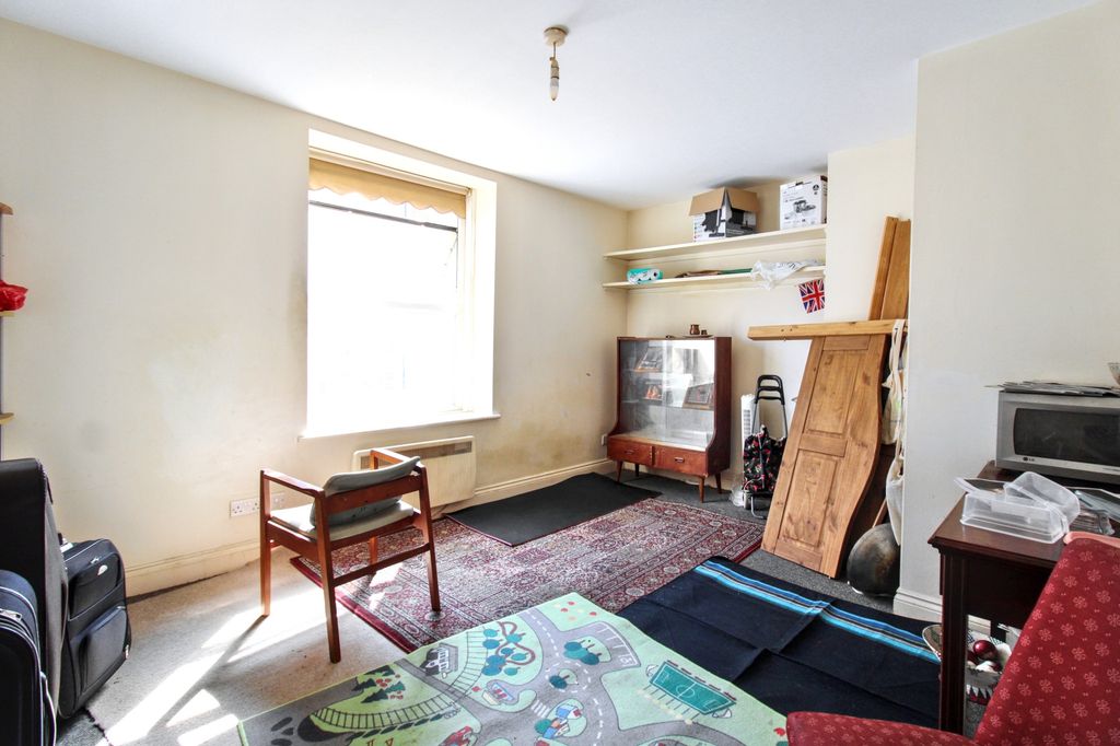 Additional image 15 of 6 bed property for saleUnion Street, Aldershot, Hampshire GU11