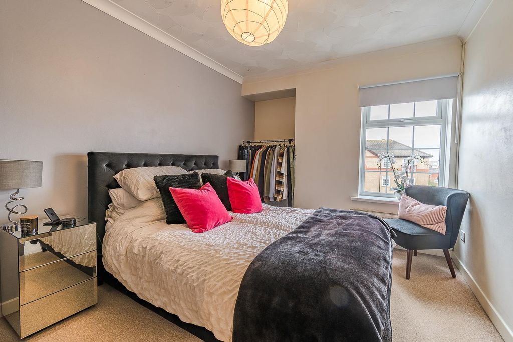 Additional image 4 of 2 bed flat for saleBarrians Way, Barry CF62