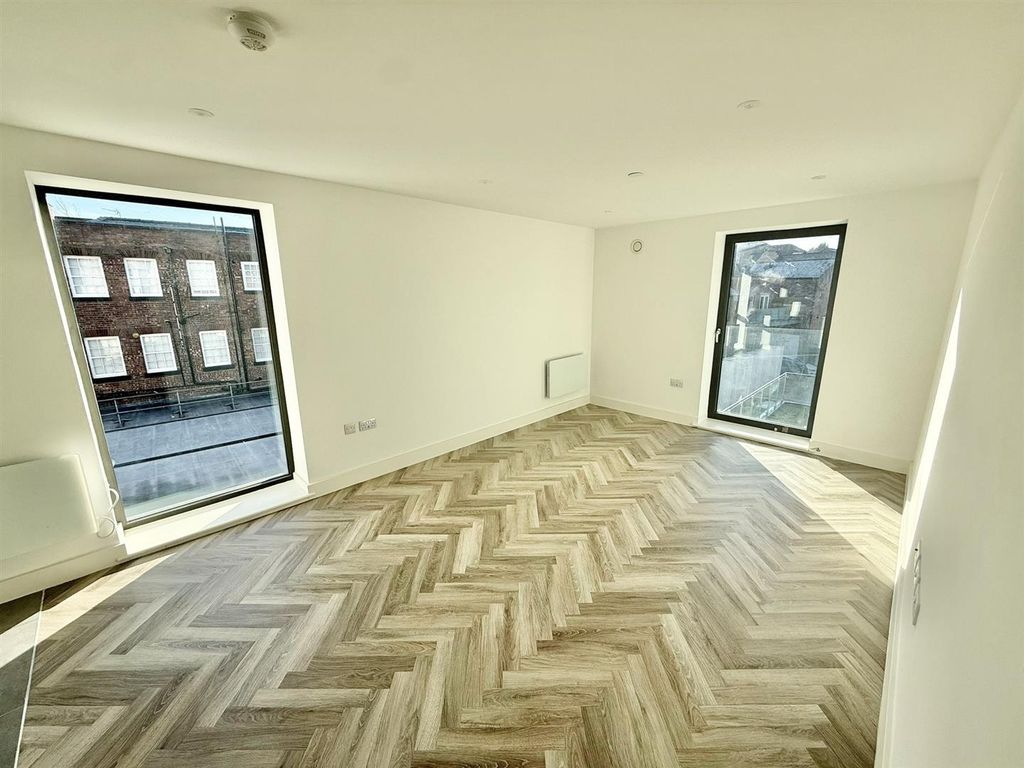 Additional image 5 of 2 bed flat for saleThe Downs Quarter, Altrincham WA14