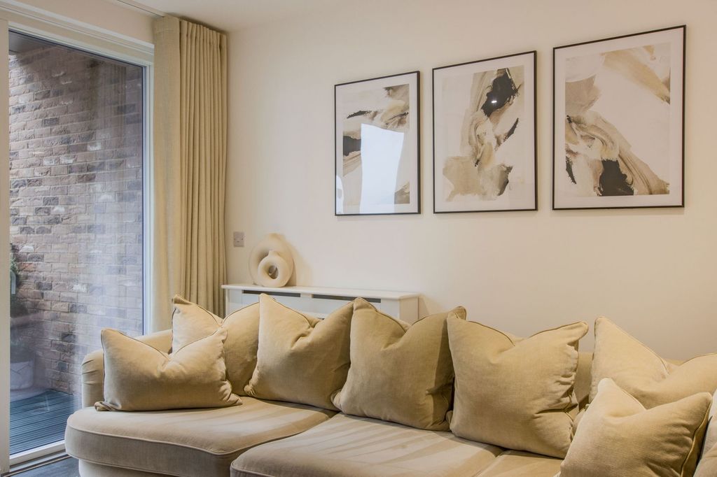 Additional image 8 of 2 bed flat for sale4, Regal Walk, Bexleyheath DA6