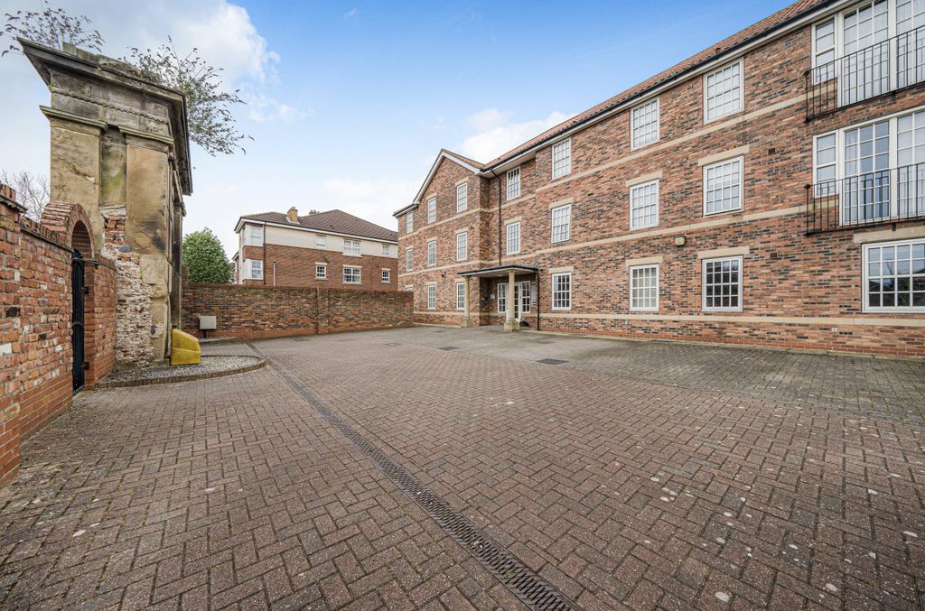 Additional image 4 of 2 bed flat for saleFigham Road, Beverley HU17