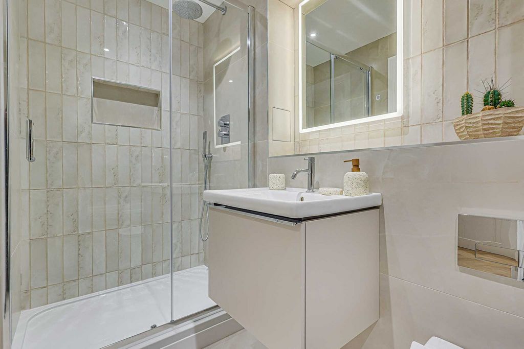 Additional image 22 of 2 bed flat for saleHall Crescent, Benfleet SS7