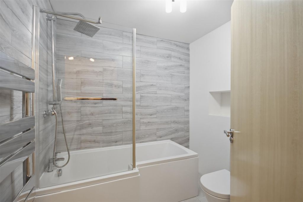 Additional image 3 of 2 bed flat for saleTapton Lock Hill, Tapton, Chesterfield S41