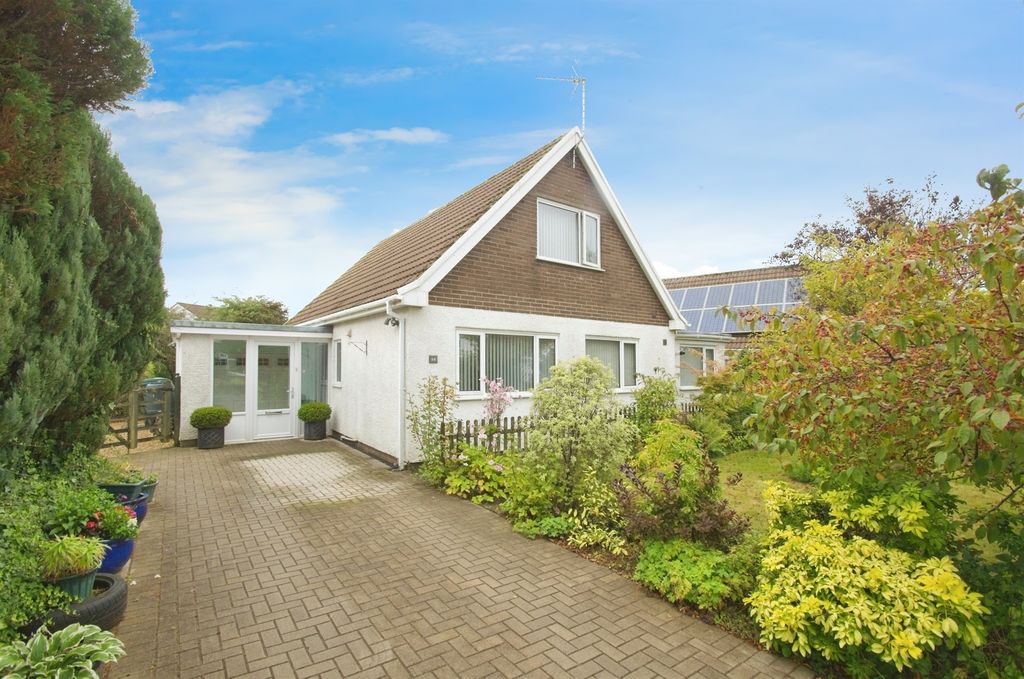 3 bed detached house for salePenywaun, Efail Isaf, Pontypridd CF38